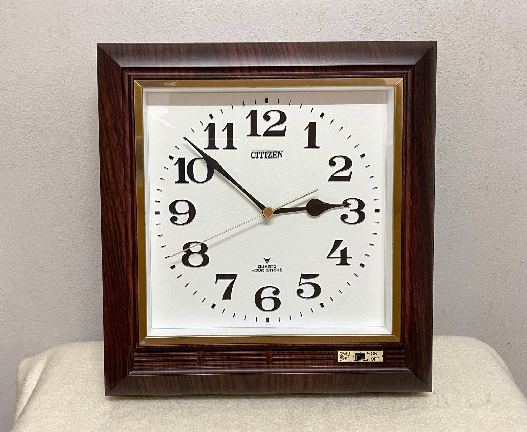 Amazon | BCBG New York レディース ノースリーブ スイートハートネック クロップトップ, マティーニ, X-Small |  キャミソール・タンクトップ 通販 [BCBG New York] ノースリーブスイートハートネックツイストフロントリブタンクトップ Sleeveless Sweeth