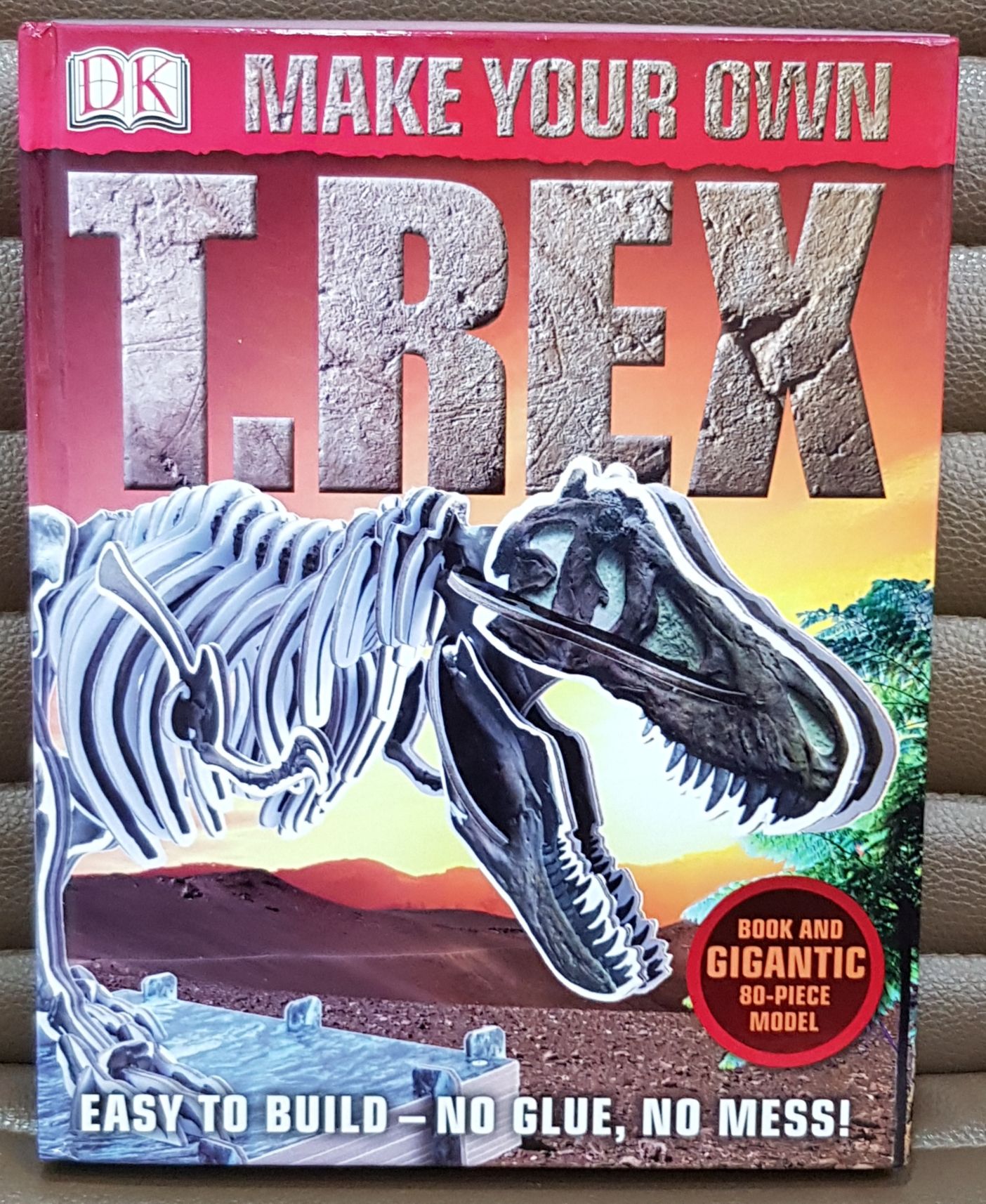 DK Make your own T. Rex book and gigantic 80-piece model