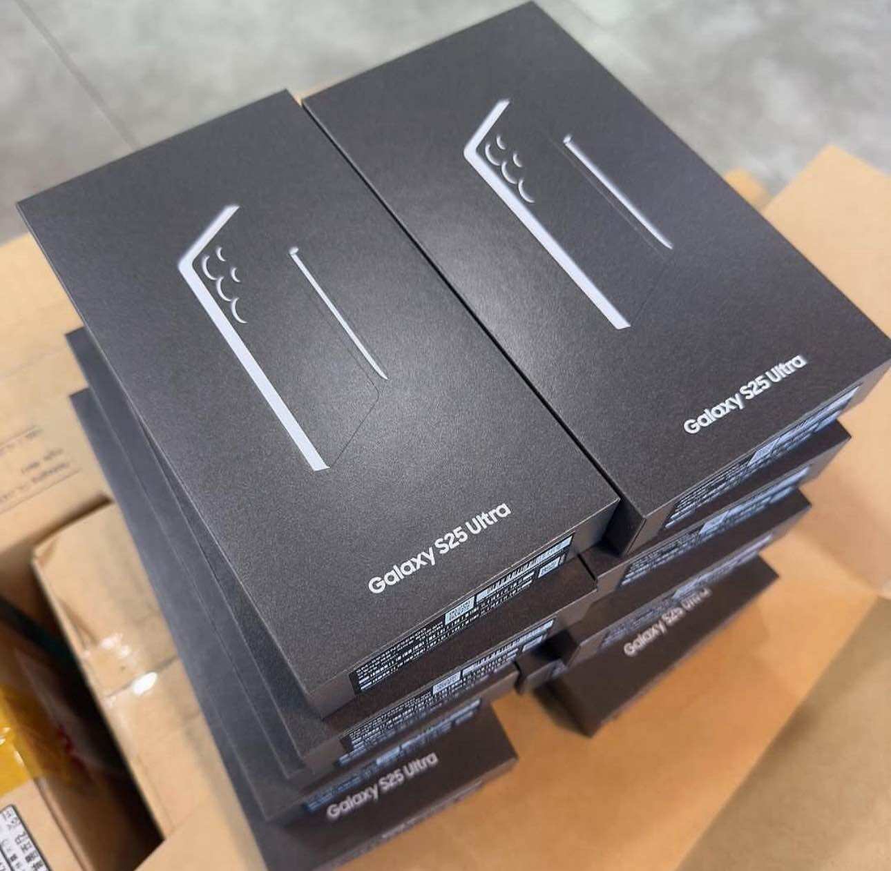 Samsung Galaxy S25 Ultra 5G 1TB Dual SIM Global Version ราคา 10,500 บาท*ส่งฟรี