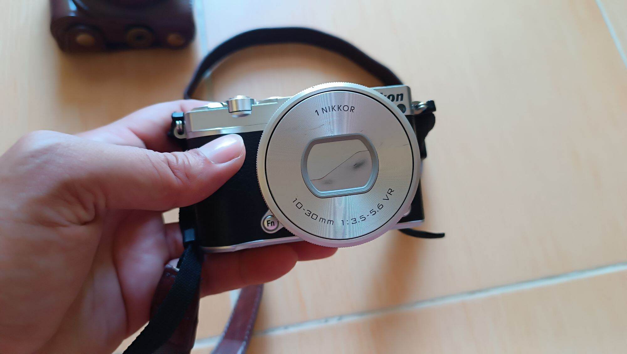 Nikon J5 พร้อมเลนส์ 10-30 จอทัชสกรีน มี Wifi พร้อมใช้งาน สภาพ 99