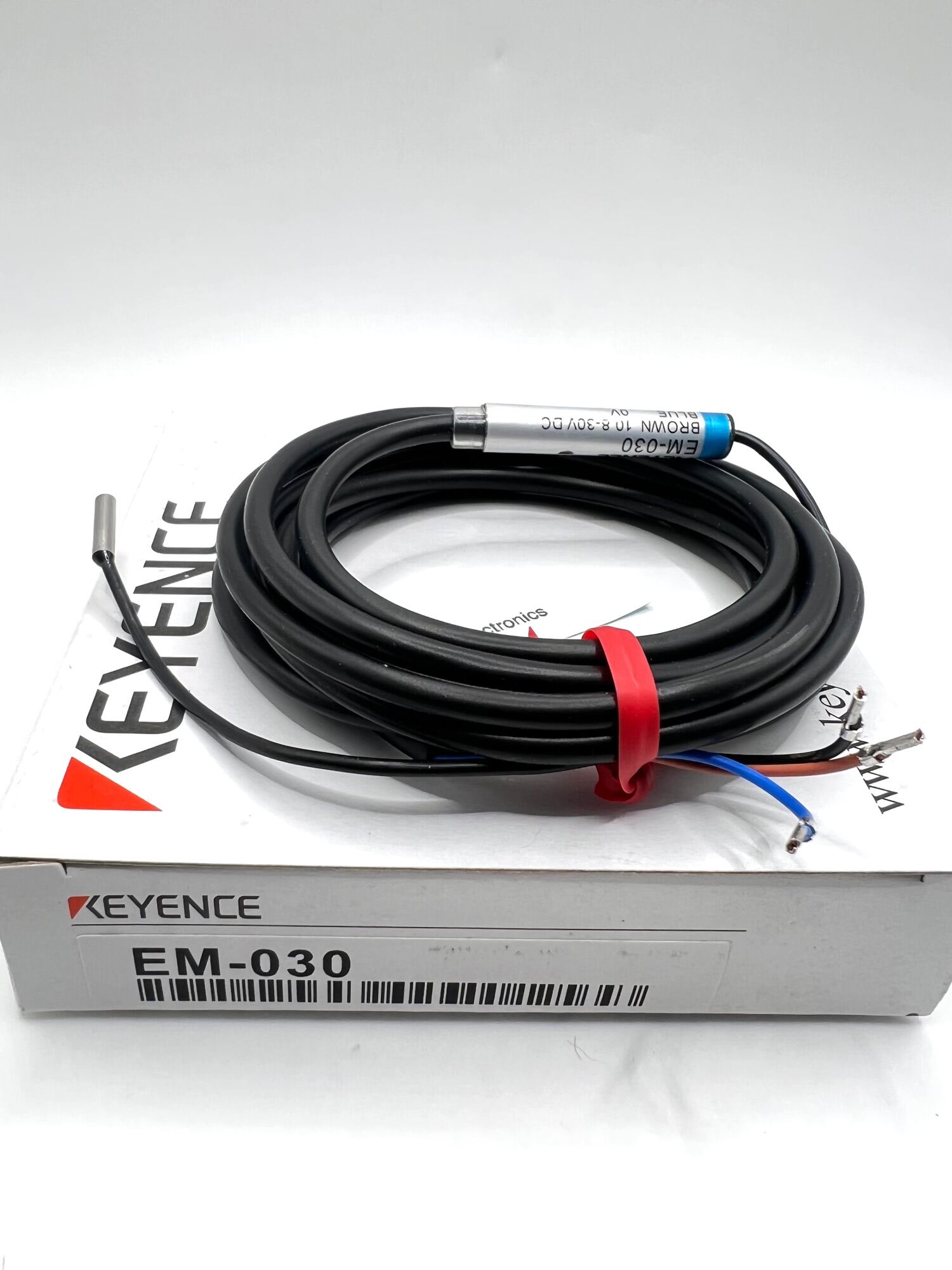Proximity Sensor ยี่ห้อ keyence รุ่น EM030 ของแท้ ออกบิลได้ ส่งจากไทย