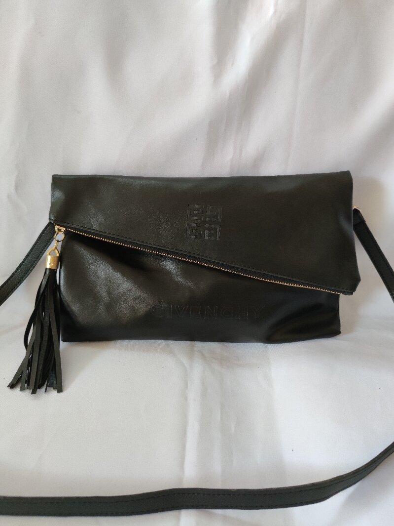 Givenchy vip hot sale gift bag