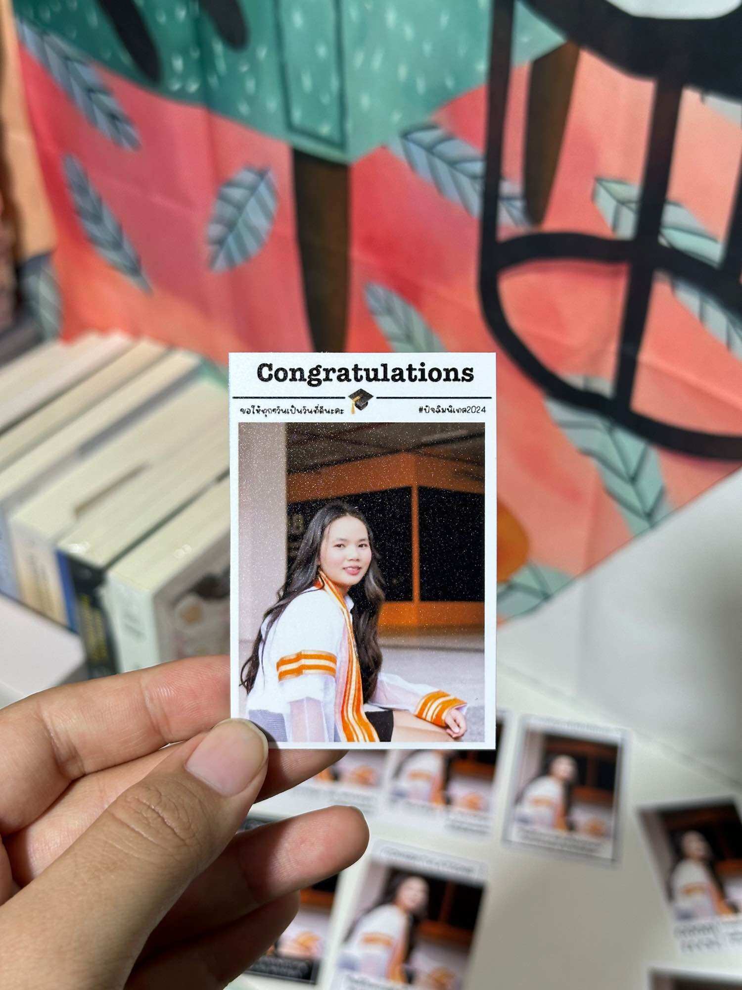 รูปโพลารอยด์ ขนาด 2×3 (1 ชิ้น = 8 รูป) กรอบปัจฉิม กรอบคอนเกต congratulations ฟรีซองใสทุกรูป เพิ่มข้อความฟรี คละรูปได้