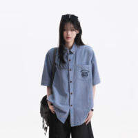 zuocisankon | เสื้อเชิ้ตยีนส์ปักลายสไตล์เรโทรอเมริกันซีดสีแขนสั้นสำหรับผู้หญิงและผู้ชาย