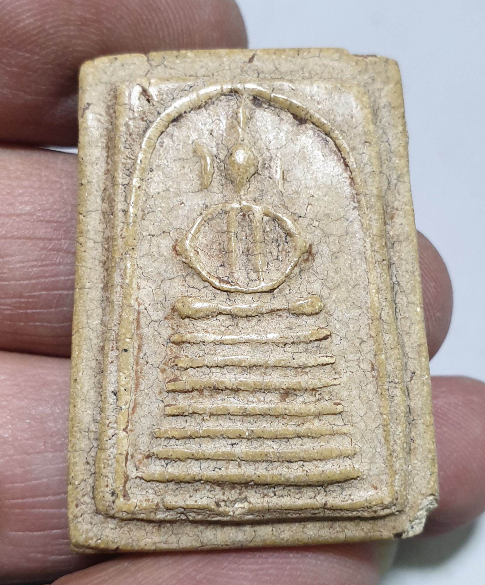 The Late Venerable Phra Samsai, a Well-Known Gangster, Was Born in the Temple of Kesai Chaiyo. the Material from Which He Was Made Is Very Old and Has Been Collected by His Father. if You Like It, You Can Get It. if You Don'T Like It, You Can Just Pass It — เปรียบเทียบราคา