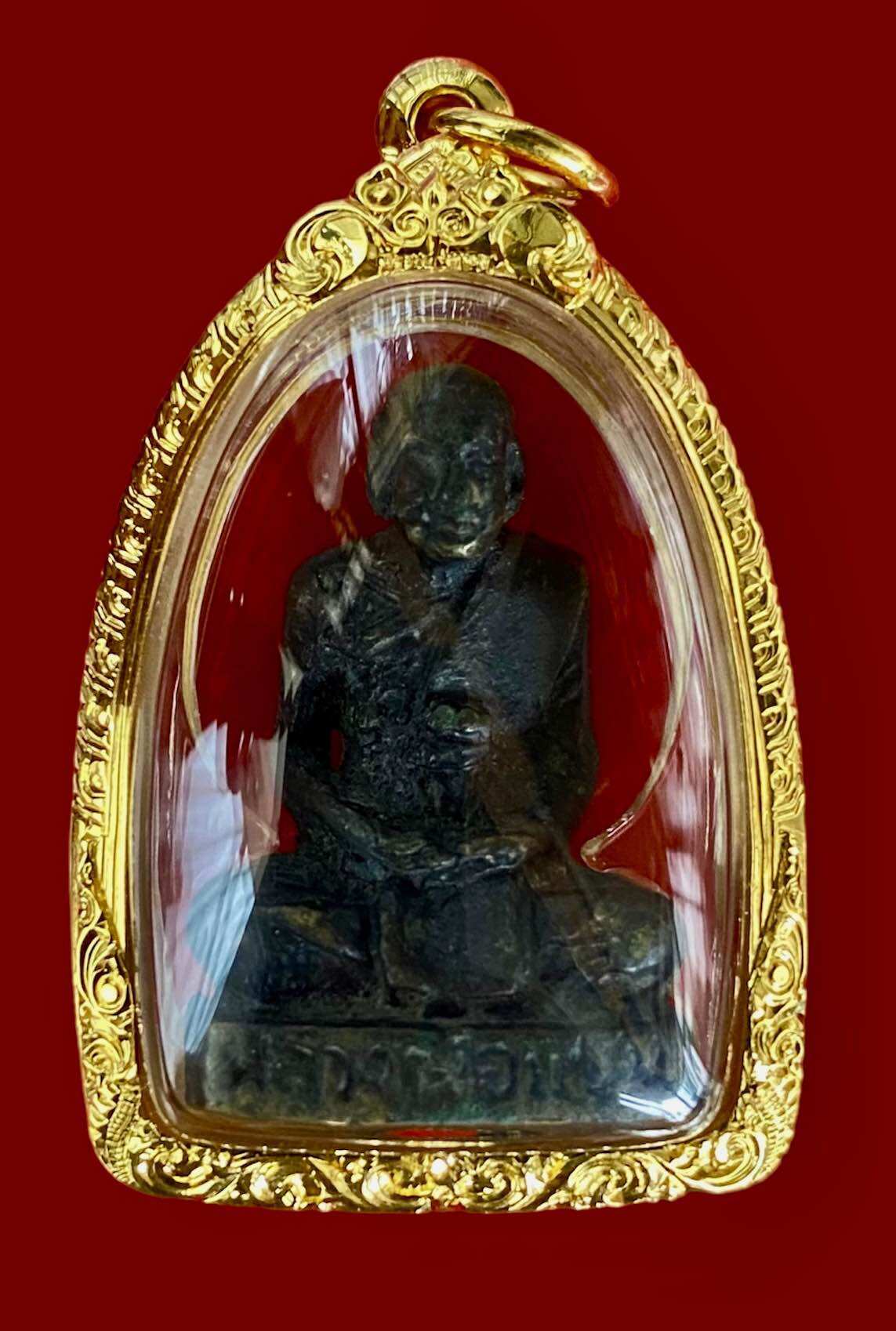 รูปหล่อโบราณ แขนทะลุ ปี 12 หลวงพ่อแช่ม วัดฉลอง ภูเก็ต เลี่ยมทองคำแท้ 96.5% พร้อมใช้ ราคา 29,500 บาท*ส่งฟรี