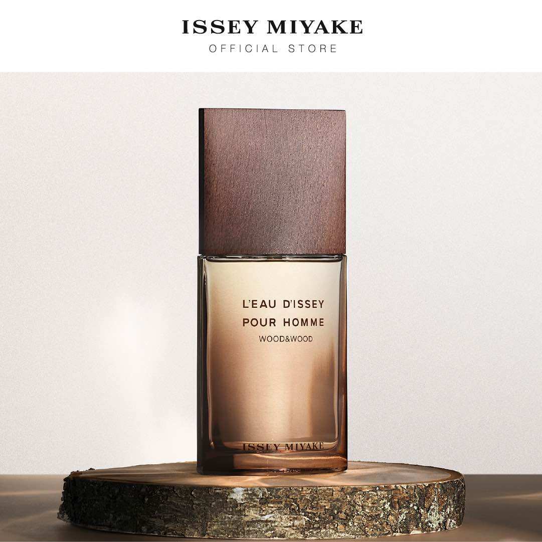 Issey Miyake L'Eau D'Issey Pour Homme Wood&Wood EDP (50ml, 100ml) น้ำหอมสำหรับผู้ชาย กลิ่นหอมสดชื่นแนวไซตรัสผสมแมกไม้ ให้ความเข้มข้น กระฉับกระเฉง ราคา 3,100 บาท*ส่งฟรี