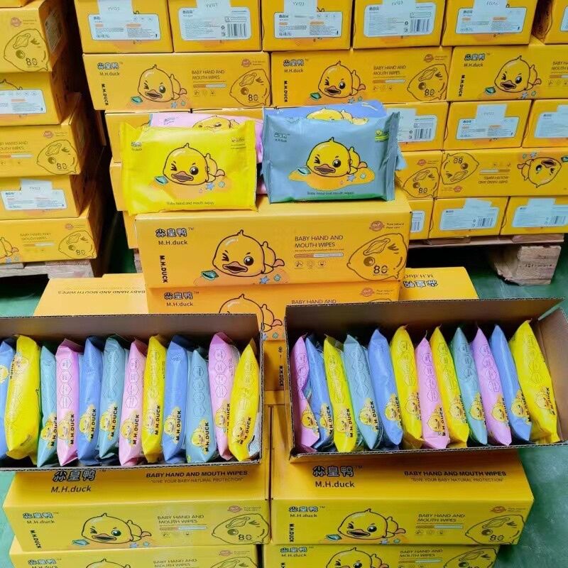 ทิชชู่เปียกน้องเป็ดน้อย ลังละ10เเพ๊ค ทิชชู่ เป็ดเหลือง10ห่อ สินค้าพร้อมส่งในไทย