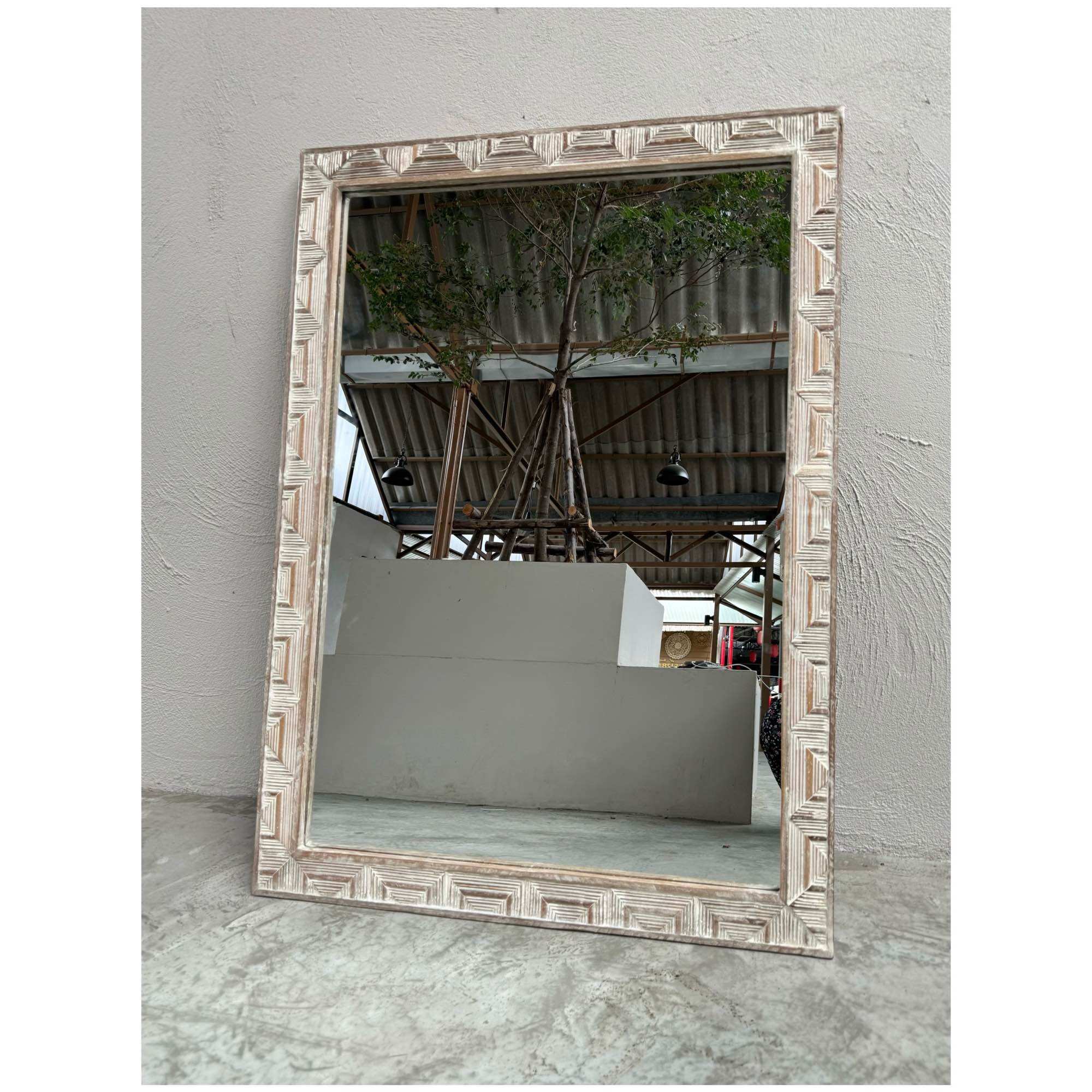 กระจกวินเทจ กระจกไม้สัก กระจกติดผนัง ขนาด 110x80 cm. กรอบไม้สักแท้ กระจกห้องน้ำ (ส่งพร้อมกระจก) สีขาวขัด เสาะร่องไม้ แพคจัดส่งอย่างดี มีประกันการส่ง