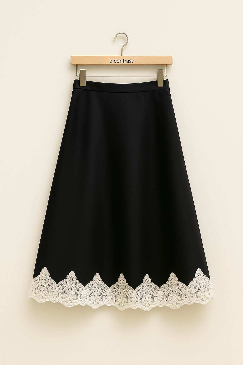 B.Contrast Satin Skirt Slightly Flared Hem, Decorated with Lace, Elegant Design. Wear It Beautifully on Any Occasion. Stand Out with the Lace at the End. ราคา 850 บาท*ส่งฟรี