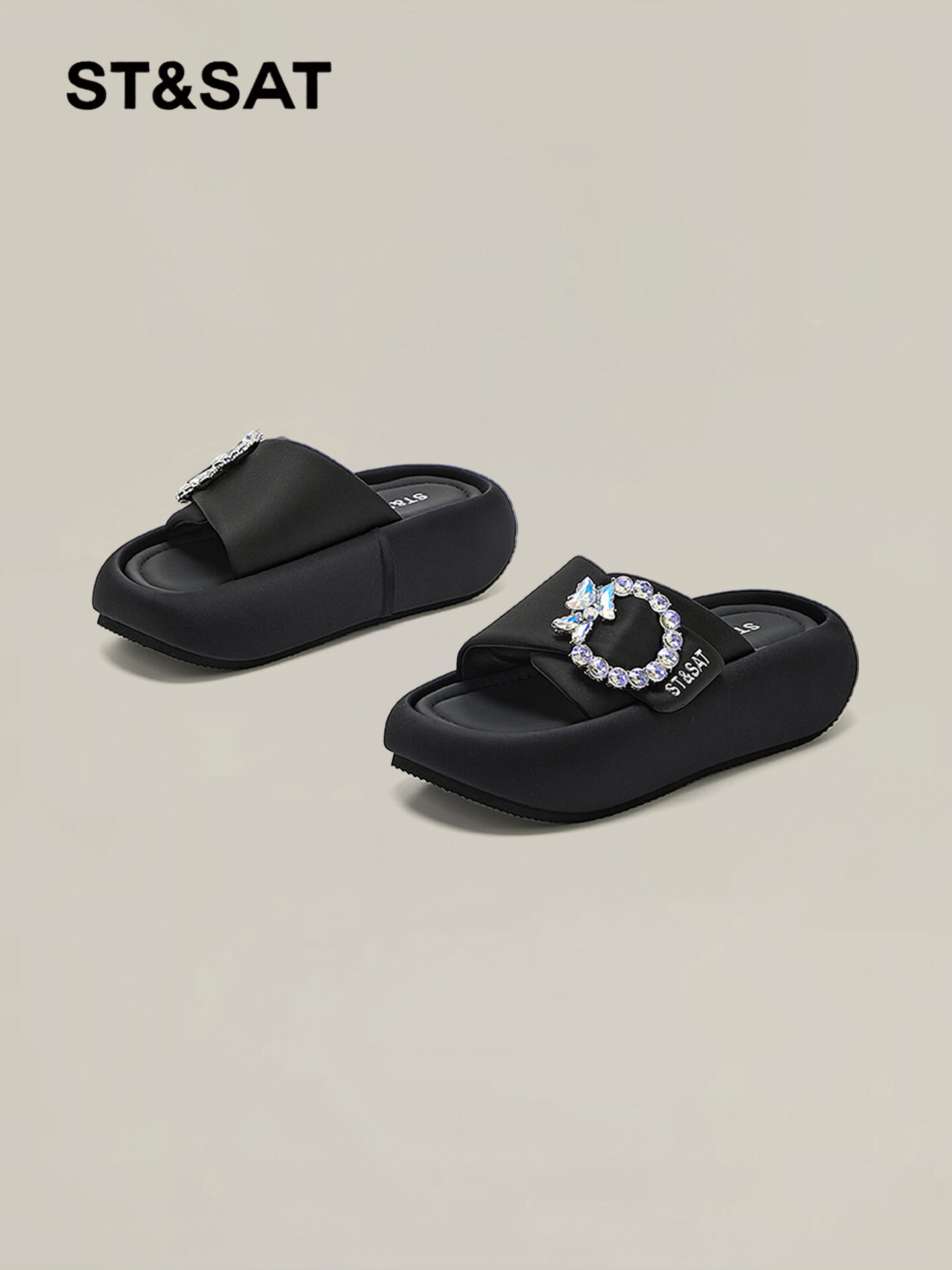ST&SAT | Glitter Stylish Thick-soled Flip Flops ราคา 3,087 บาท*ส่งฟรี