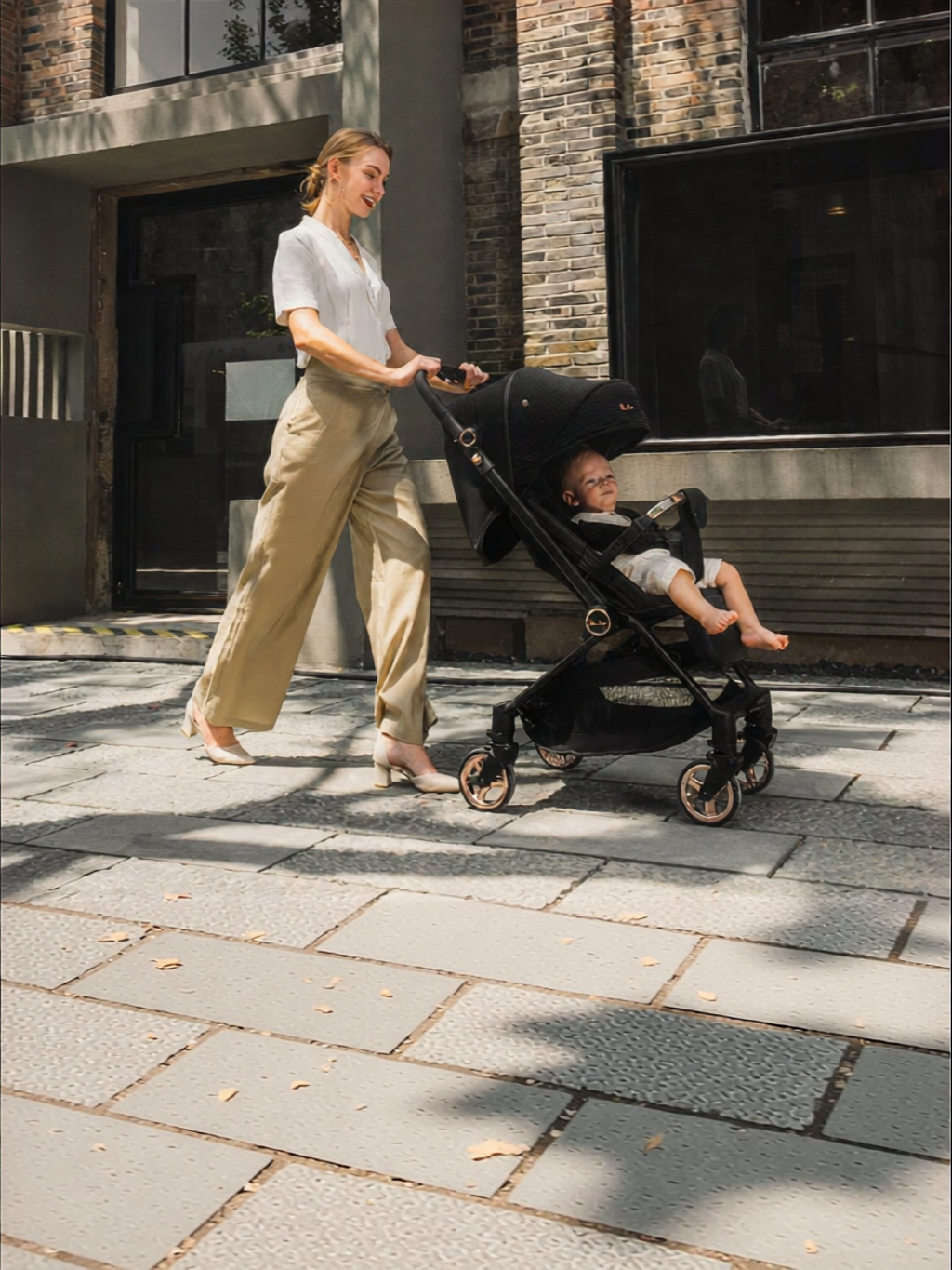 Silver Cross | Portable Adjustable Foldable Reversible Baby Stroller ราคา 31,250 บาท*ส่งฟรี