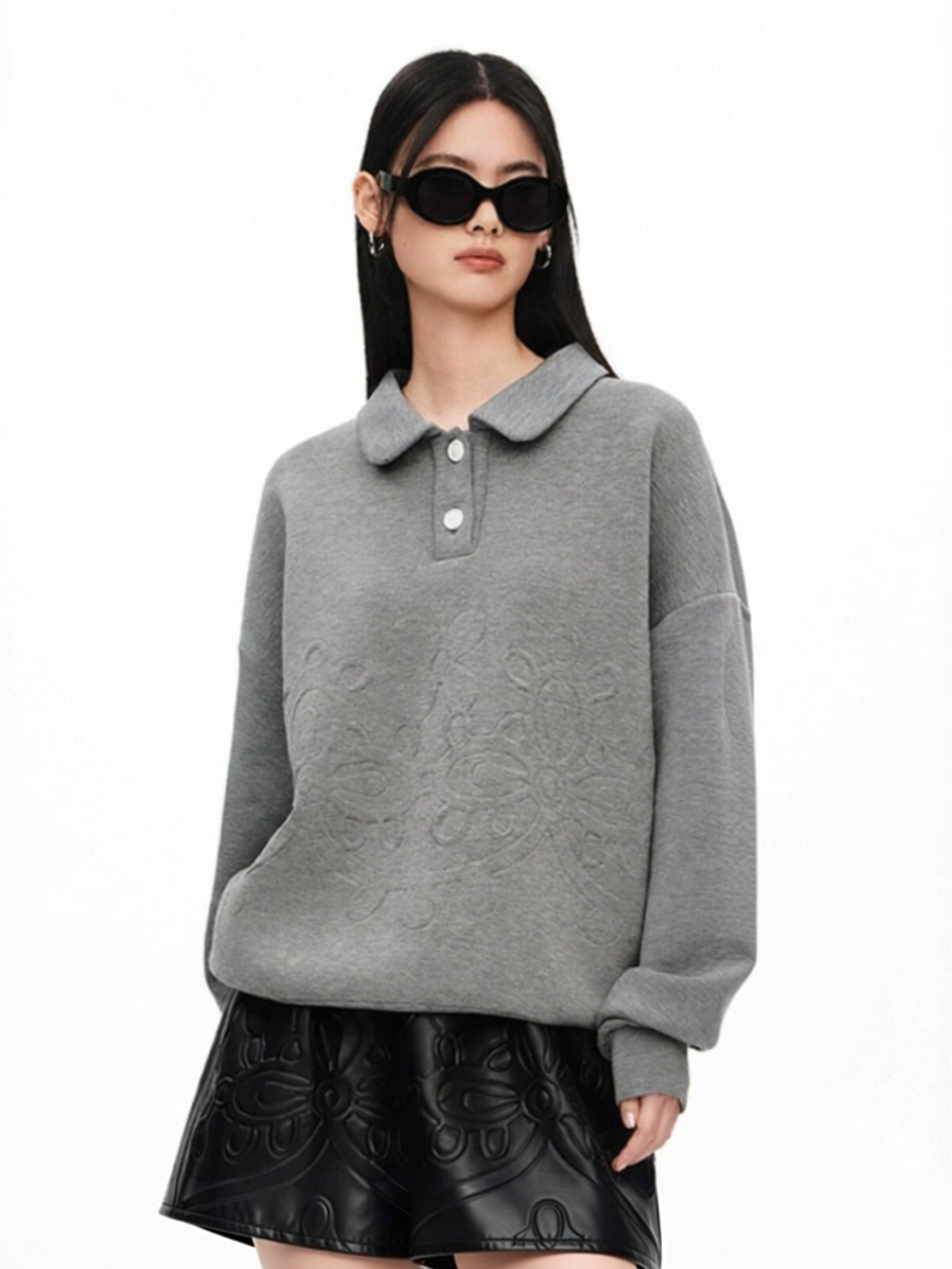 เสื้อผ้าแฟชั่นสตรี XIAOLI เซียวลี่ | ฤดูใบไม้ร่วง 3D นูนเสื้อสเวตเตอร์สวมหัวระบายอากาศ ราคา 5,896 บาท*ส่งฟรี