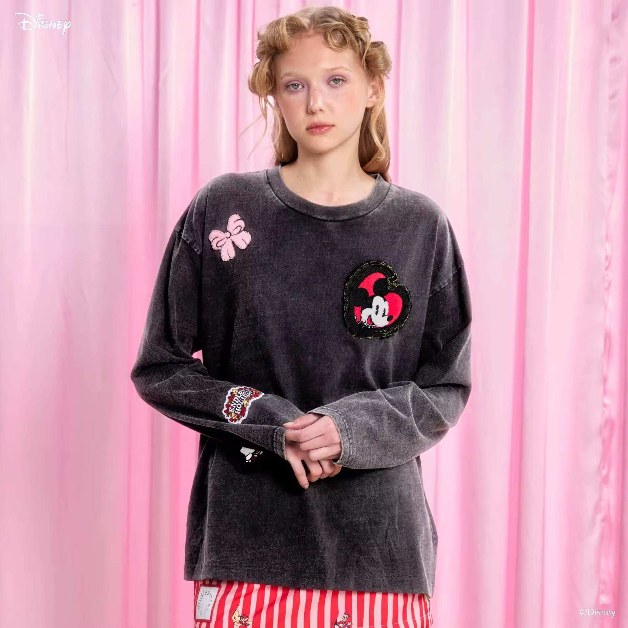 🖤 ❤️ Ready to Ship ❤️ 🖤 Endless Brand Long Sleeve Shirt ♾️ Holiday X Mickey Disney 🖤 New Collection, Looks Great When Worn, Looks Cool When Worn, Can Be Worn Often. 🖤 Good Fabric, Comfortable to Wear. ❤️ ราคา 2,690 บาท*ส่งฟรี