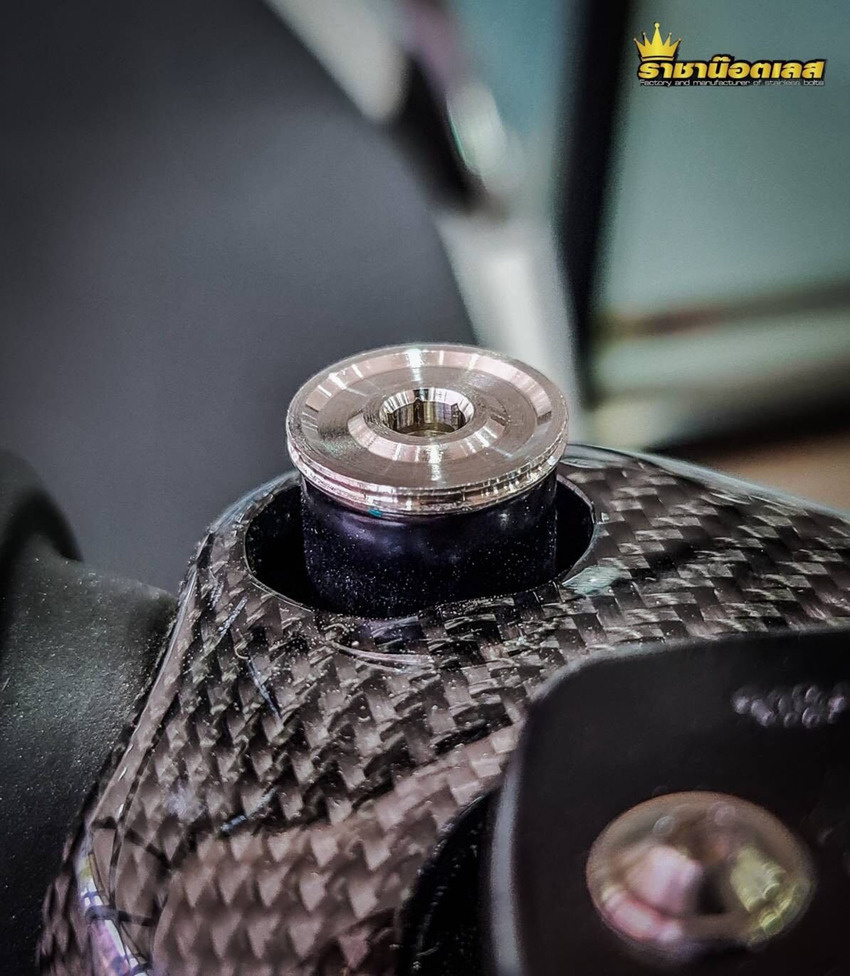 อุดกระจก ลายร่องลึก แบนเรียบ สำหรับรุ่นhondaทุกรุ่นforza.Wave, giorno xmax และ honda ทุกรุ่น(ราคาต่อ 1 คู่) ราคา 120 บาท*ส่งฟรี