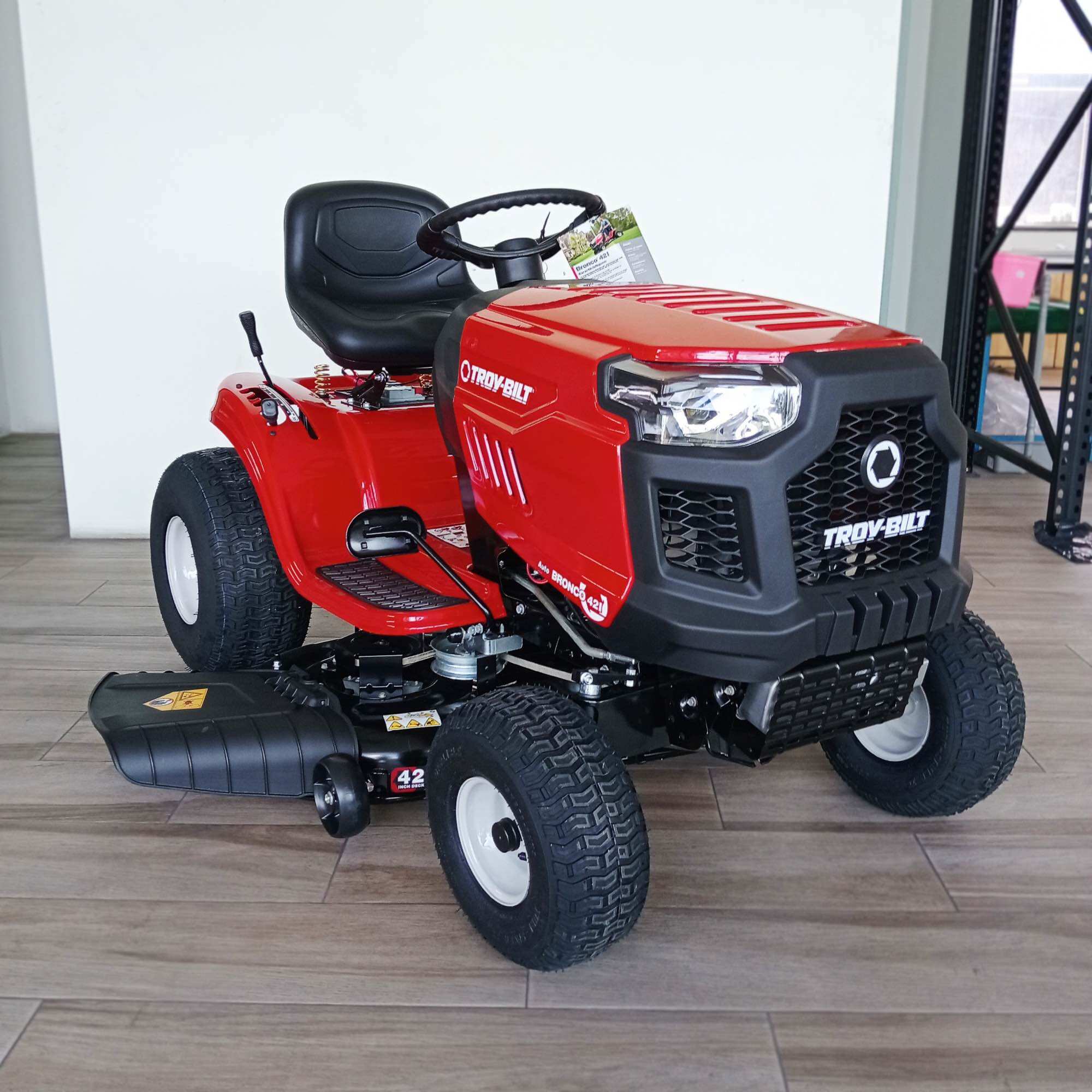 รถตัดหญ้านั่งขับ Troy bilt bronco 19hp พร้อมถังเก็บหญ้า ราคา 119,000 บาท*ส่งฟรี