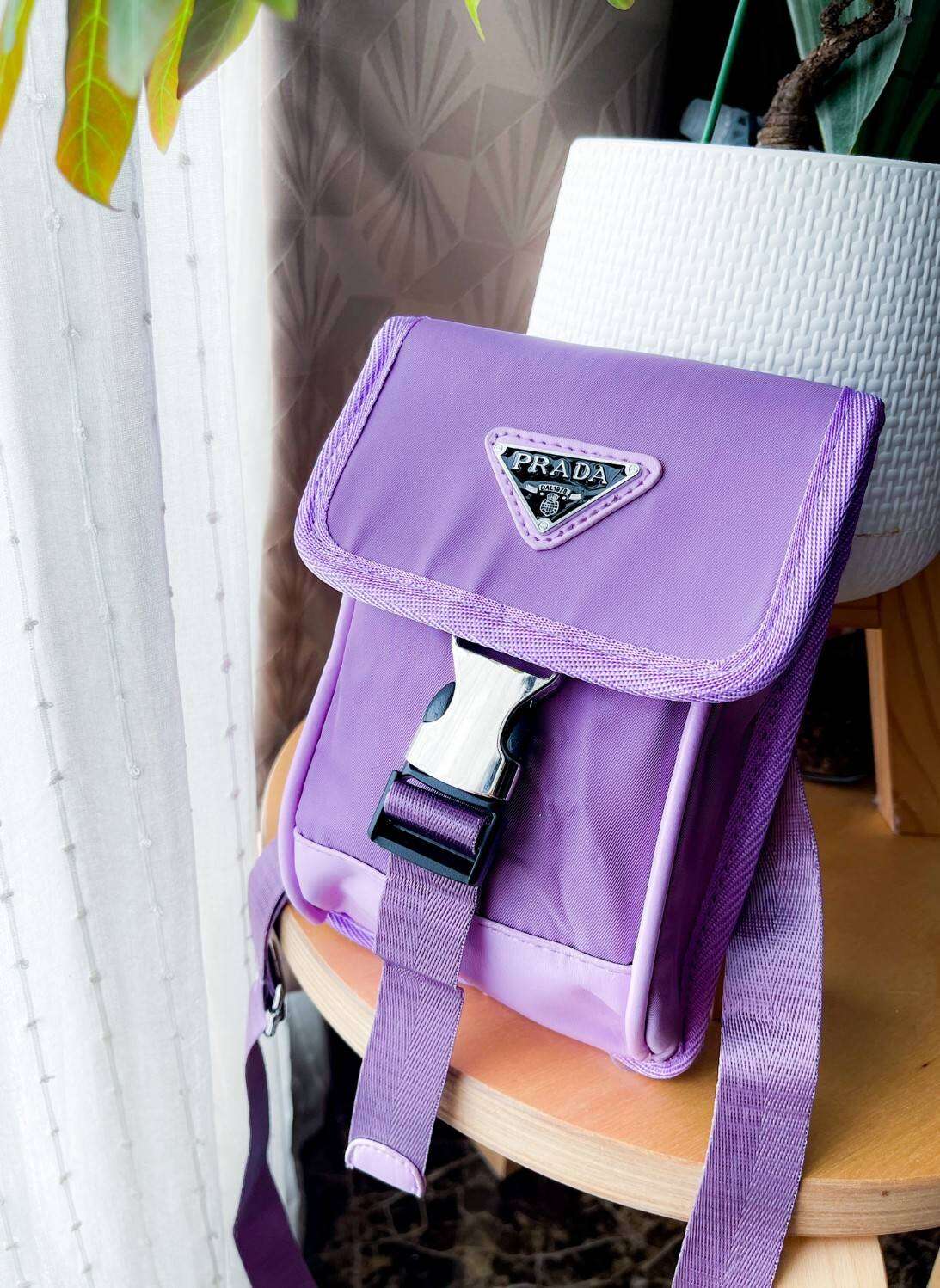 กระเป๋า Prada nylon phone bag Lazada.co.th