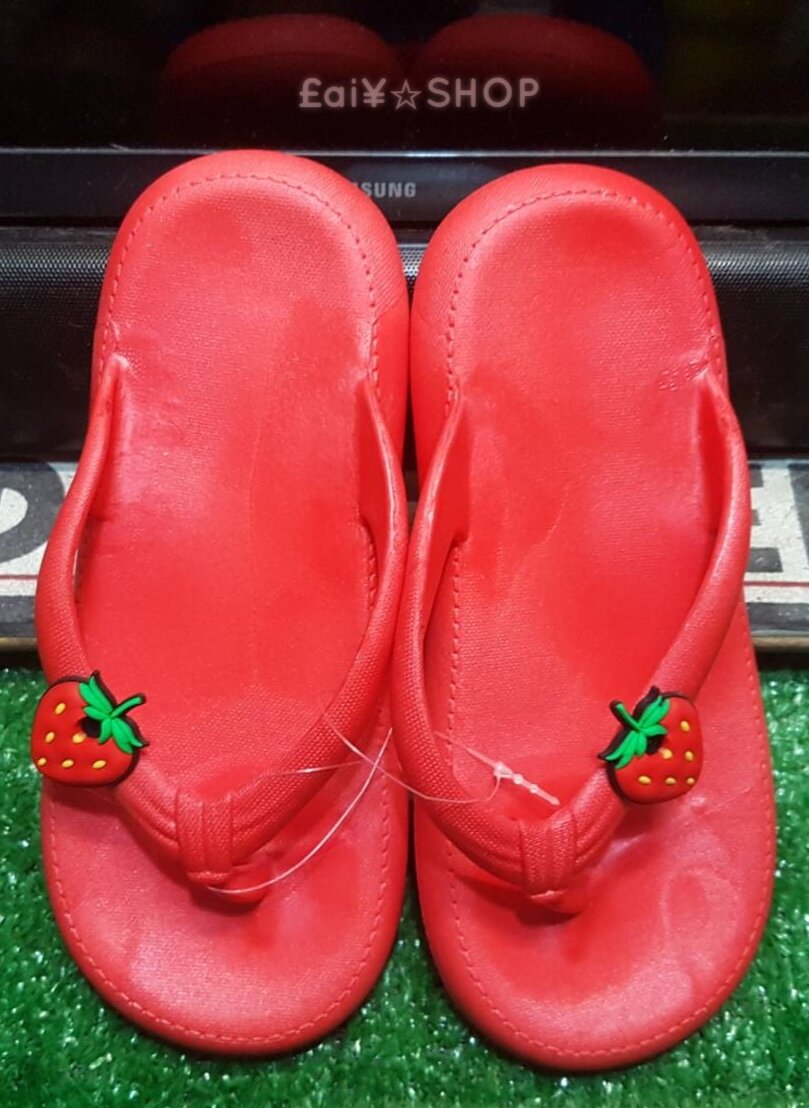 รองเท้าแตะแฟชั่นแบบหนีบ (สตรอว์เบอร์รี) น่ารัก นุ่ม เบา ใส่สบาย งานรองเท้าแฟชั่นจาก mario by Aerosoft (รุ่น CW012) ราคา 111 บาท*ส่งฟรี