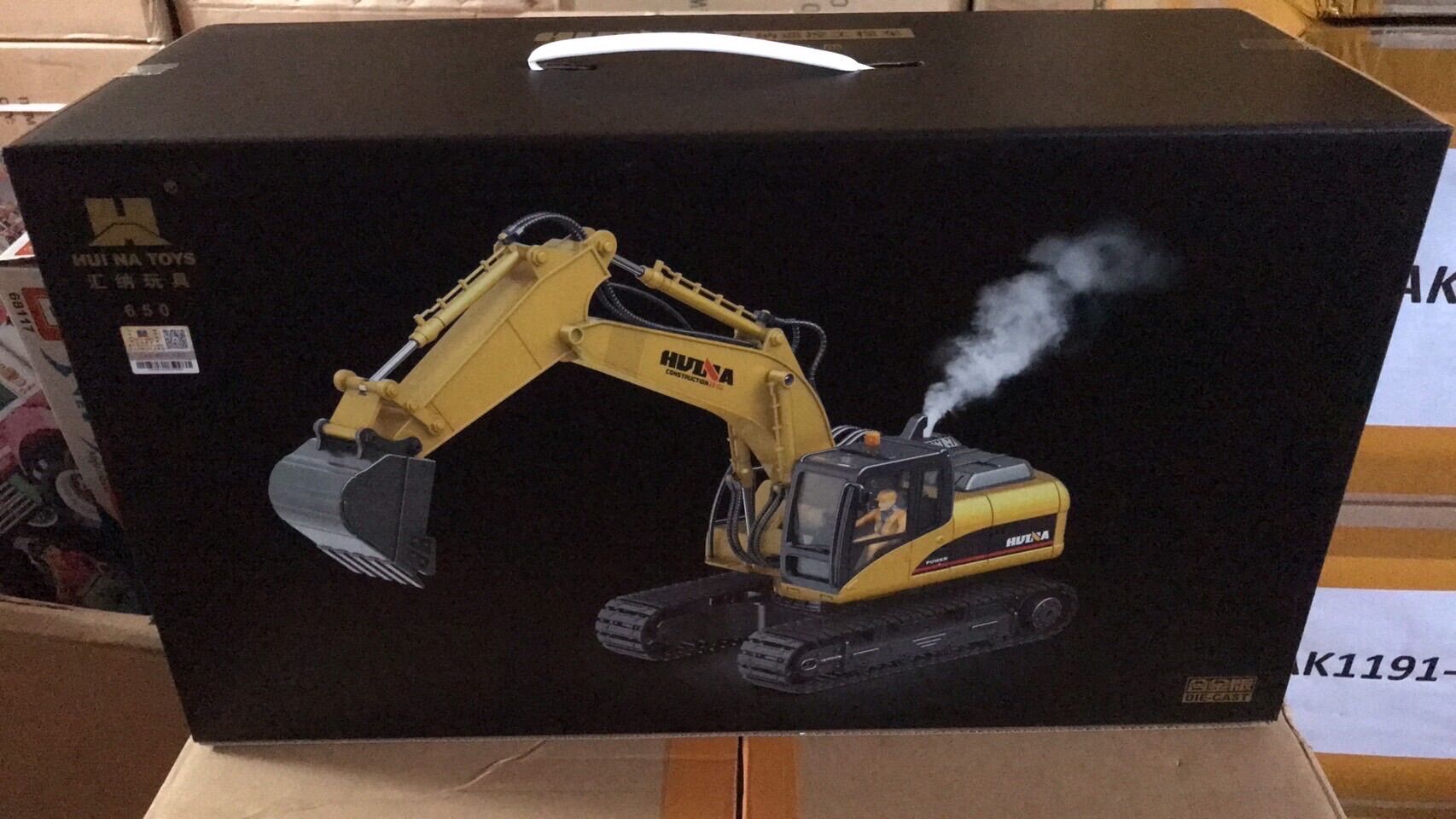 แมคโครบังคับมีควัน huina 650 ราคา 1,300 บาท*ส่งฟรี