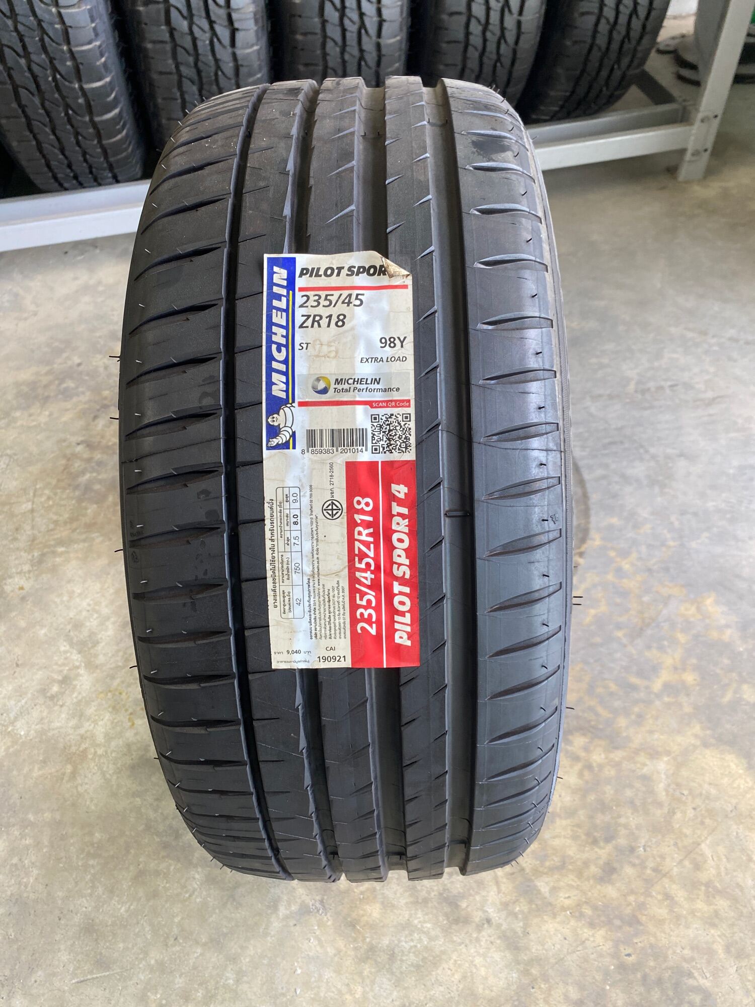 Michelin 235/45/18