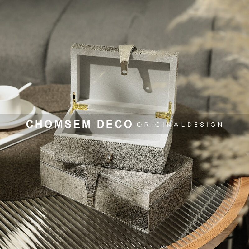 กล่องเก็บเครื่องประดับสีเทาอ่อนระดับไฮเอนด์แบบเรียบง่ายและโมเดิร์น ชั้นวางของตกแต่งห้องน้ำสำหรับตัวอย่างห้องเสื้อผ้าและชุดแต่งหน้า ราคา 2,183 บาท*ส่งฟรี