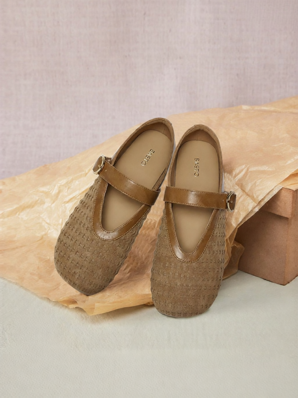 BASTO | Fashion Retro Casual Low-cut Women's Shoes ราคา 3,654 บาท*ส่งฟรี