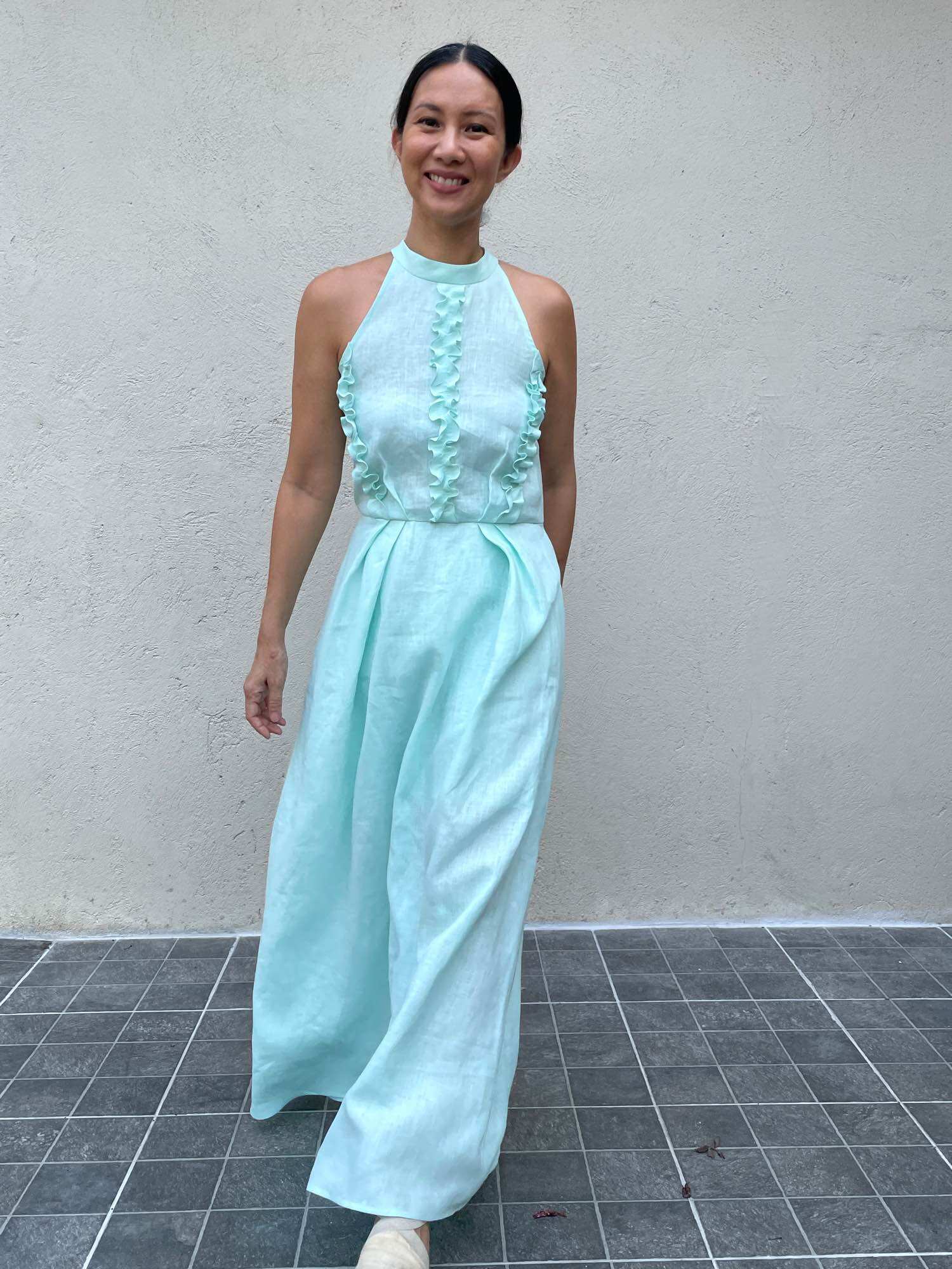 TuTTi Martina Linen Halter Neck Dress เดรสผ้าลินิน แบบคล้องคอ มีดีเทลระบายด้านหน้า ใส่ได้ทุกโอกาส เสื้อผ้าแฟชั่นสตรี ราคา 5,590 บาท*ส่งฟรี