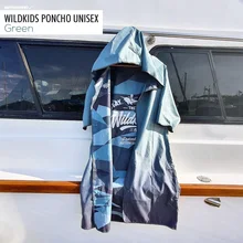 ภาพขนาดย่อของภาพหน้าปกสินค้าเสื้อคลุมผ้าไมโครไฟเบอร์ - Wildkids Poncho Unisex - ใส่ได้ 2 ด้าน จากร้าน WATERPRO บน Lazada ภาพที่ 3