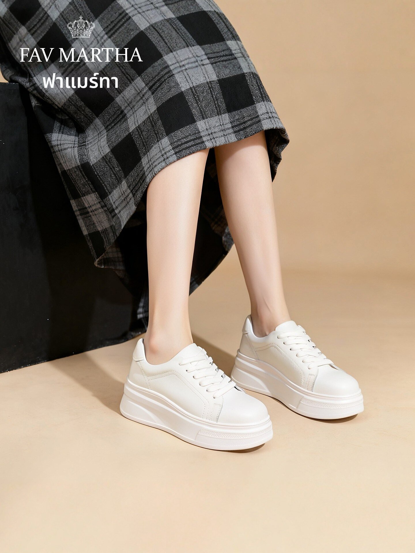 FAVMARTHA | Luxurious Genuine Leather Women's Sneakers Height-Increasing ราคา 8,894 บาท*ส่งฟรี