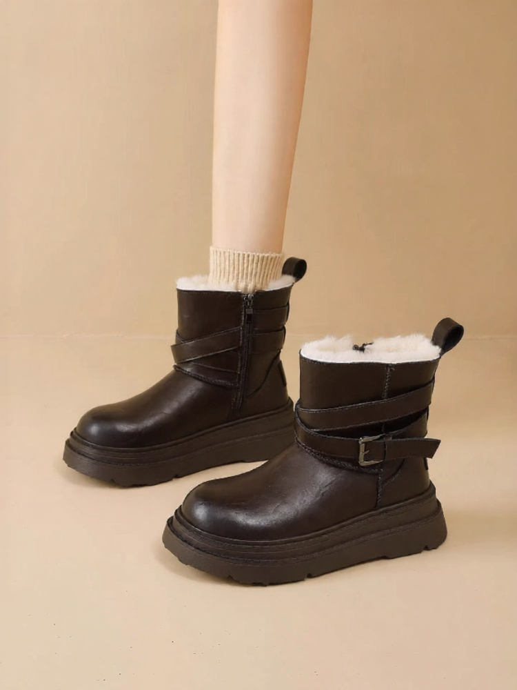 ST&SAT | Thick Heel Warm Lined Snow Boots For Women ราคา  3,637 บาท*ส่งฟรี