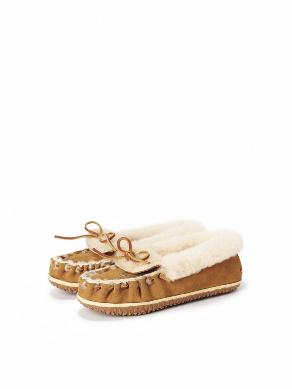 Minnetonka | One-step Snow Boot Warm Slip-resistant Furry Shoe ราคา 8,265 บาท*ส่งฟรี