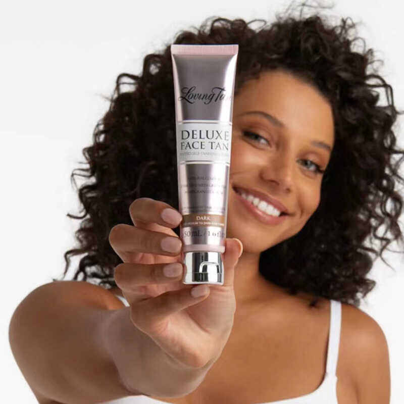 Long-Lasting Moisturizing No-Sun Face Tan ราคา 2,360 บาท*ส่งฟรี