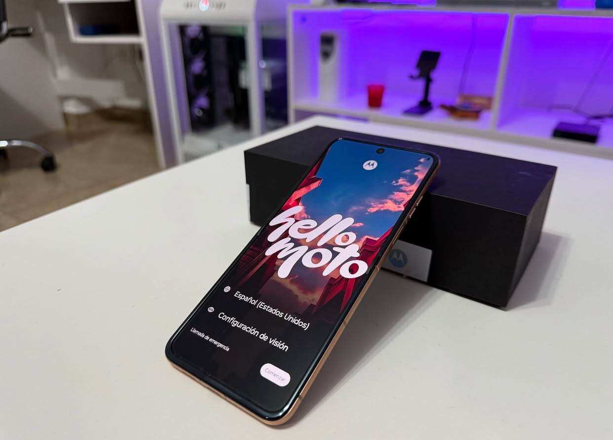 Motorola Razr 60 Ultra 5g Dual Sim Android Smartphone ราคา 10,250 บาท*ส่งฟรี