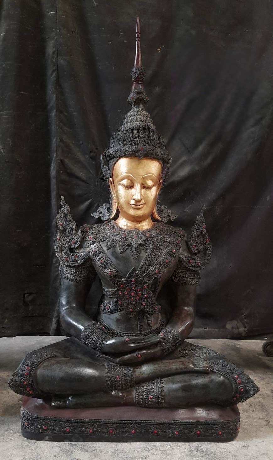 พระพุทธทรงเครื่อง หน้าตัก30 นิ้ว ราคา 69,000 บาท*ส่งฟรี