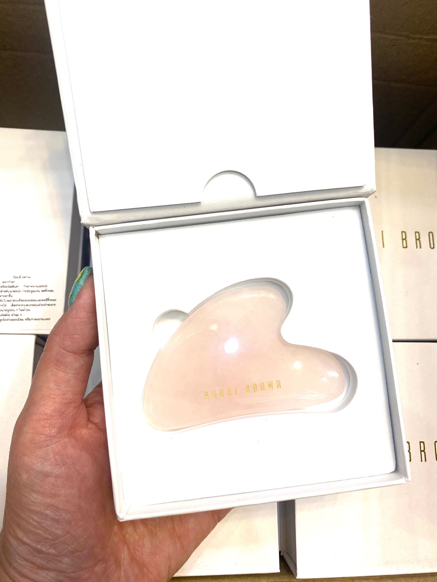 BOBBI BROWN Gua Sha Facial Lifting Tool - MixASale