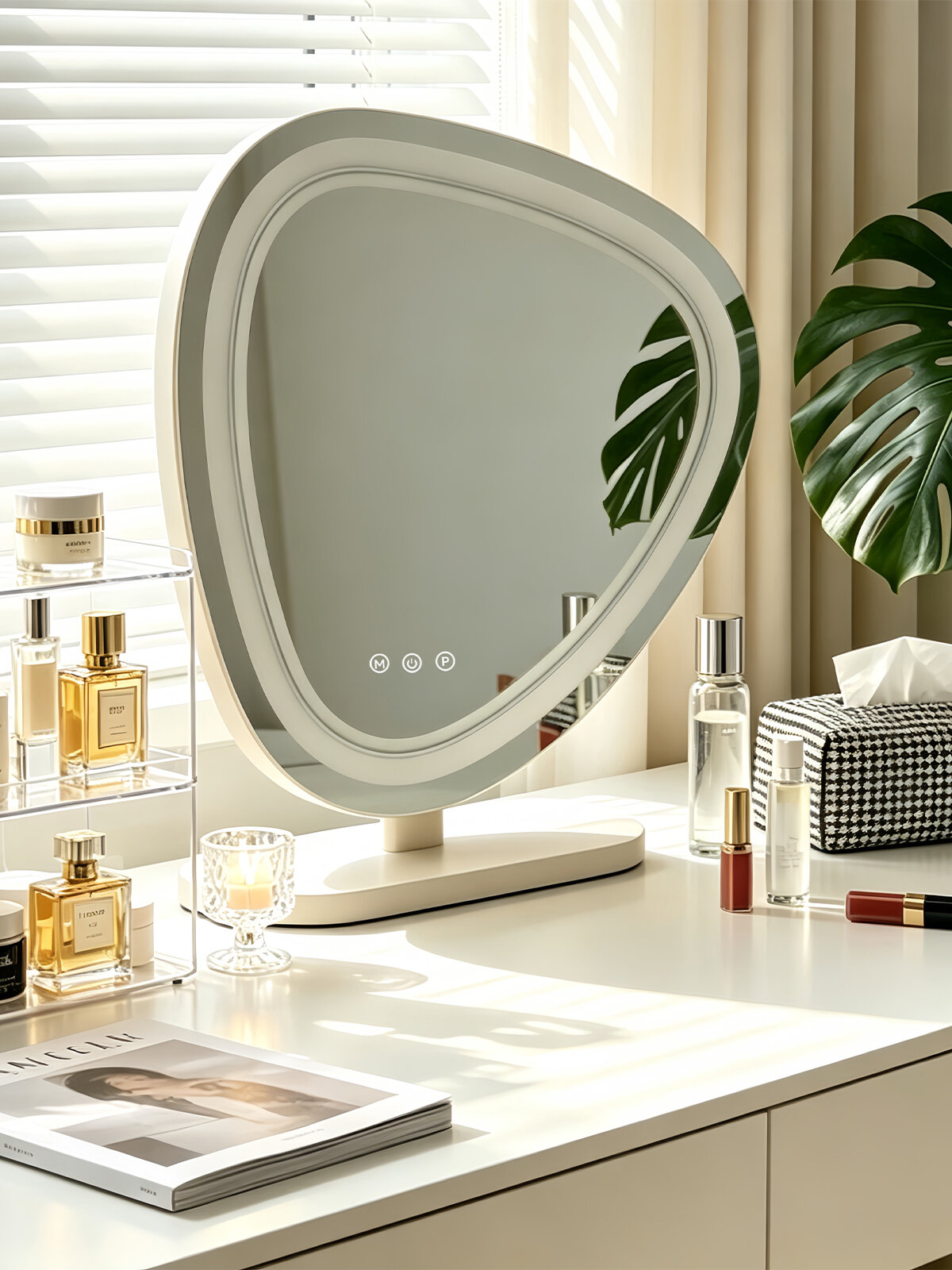 SAMEDREAM | Smart LED Lighted Makeup Mirror Desktop ราคา 1,434 บาท*ส่งฟรี