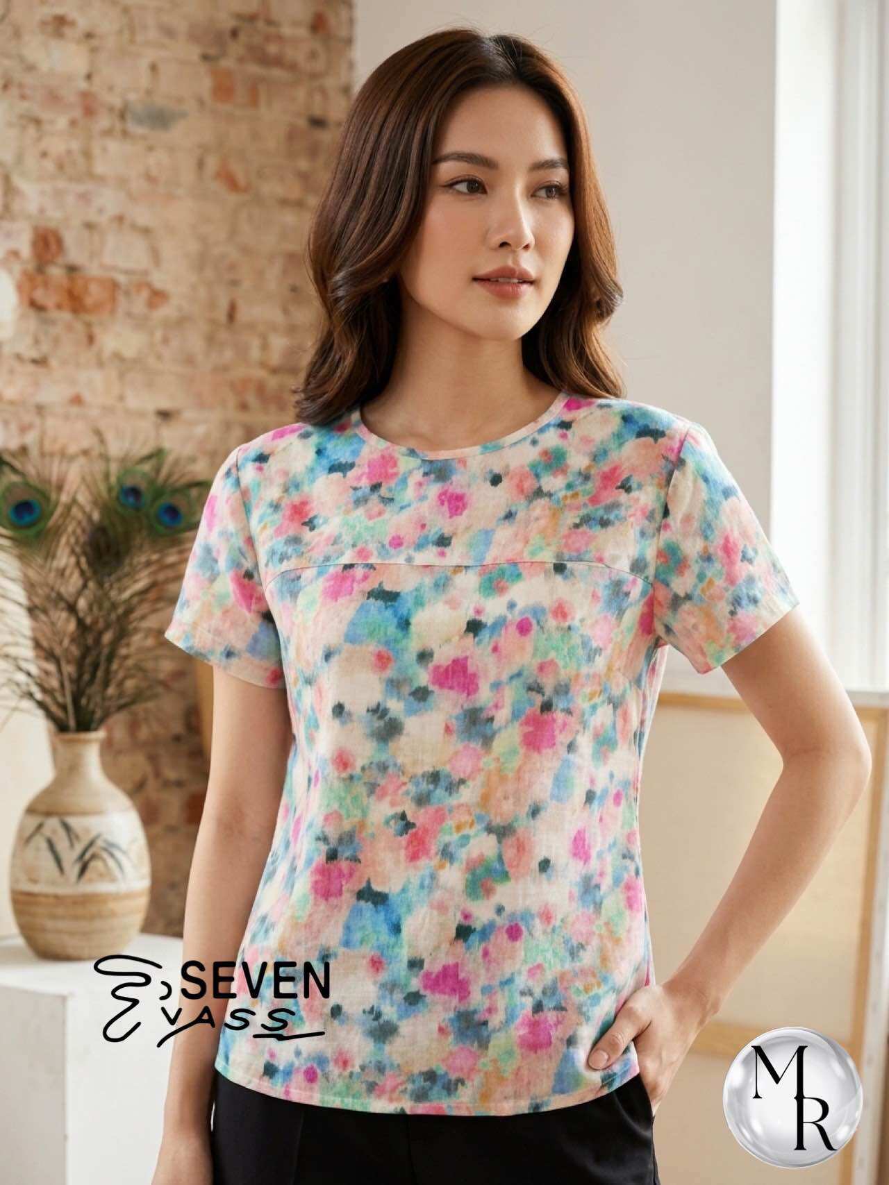 100% Pure Linen Shirt, Decorated with Buttons and a Slit in the Back. ราคา 748 บาท*ส่งฟรี