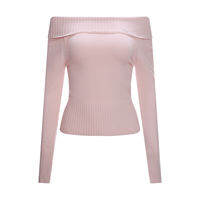 Weekend hub | เสื้อสเวตเตอร์สีชมพูแบบหนึ่งไหล่