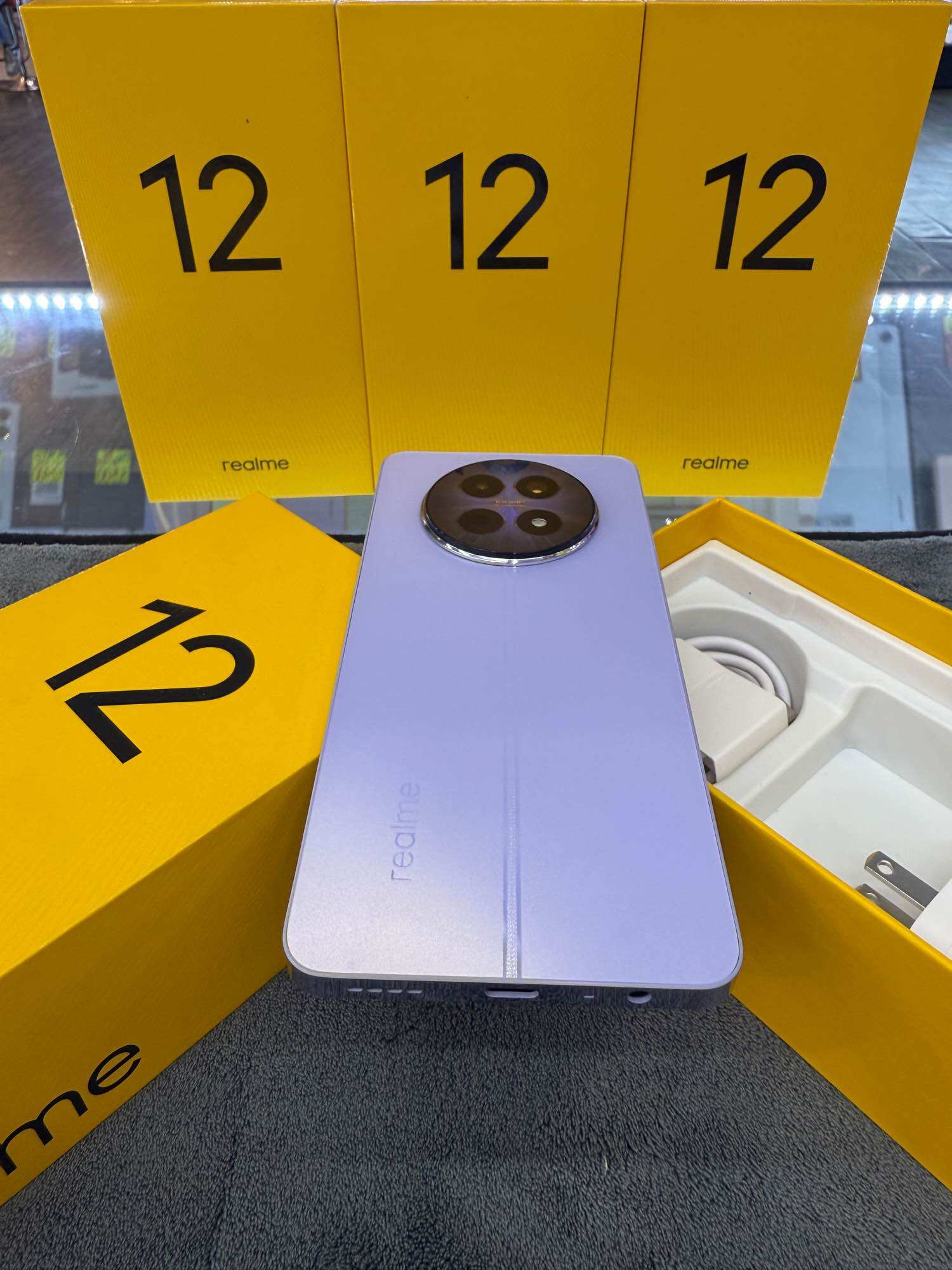 Realme12(5g) Ram8/256 Genuine Thai Center Product Demo ราคา 3,990 บาท*ส่งฟรี