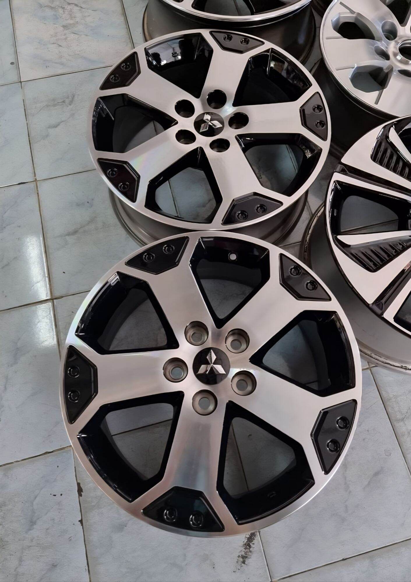 Mitsubishi Xpander Alloy Wheels, 17" Rims, 5 Holes 114, Can Fit Lancer Ex Xpander Triton. ราคา 13,500 บาท*ส่งฟรี