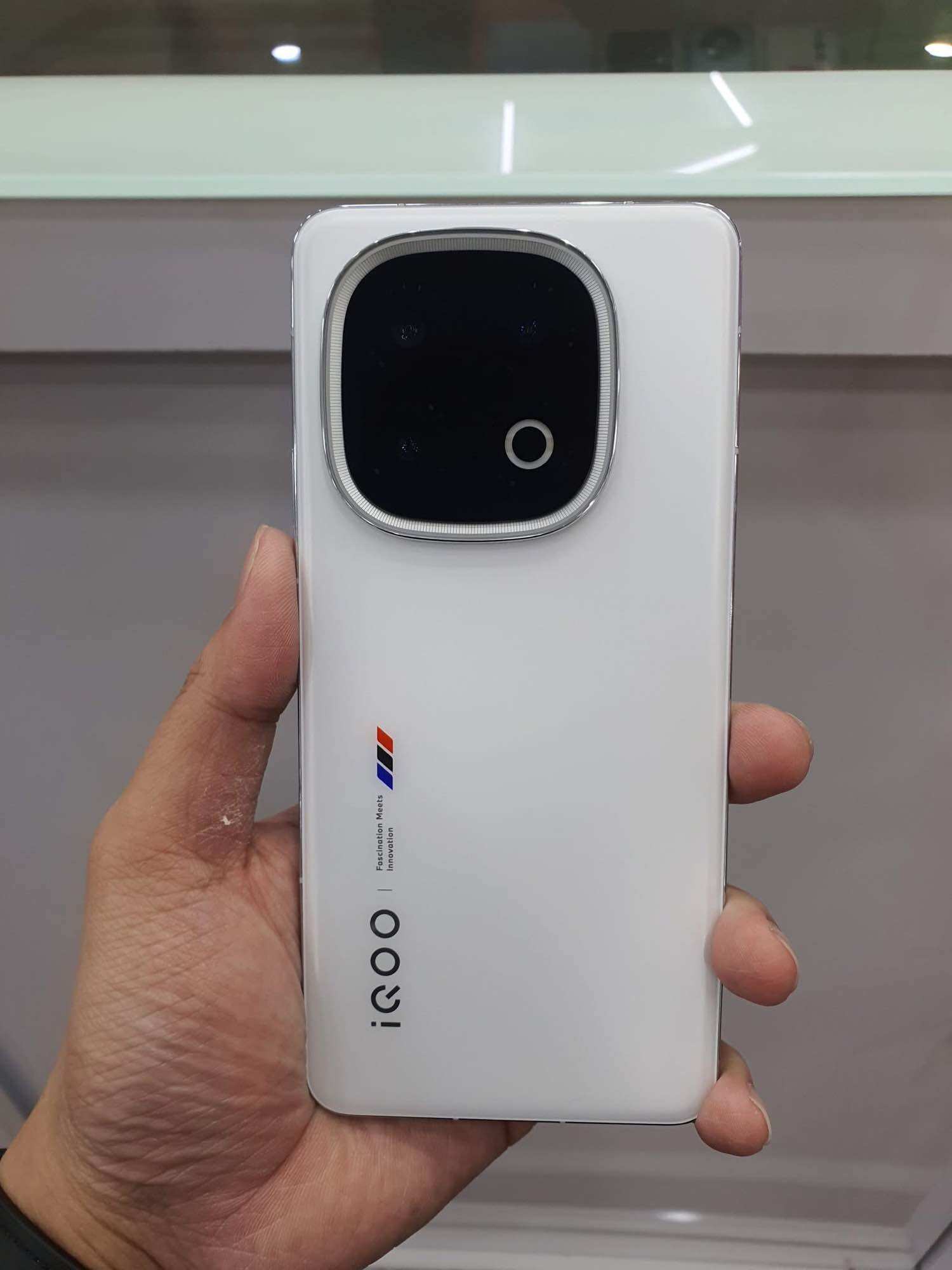 iQOO 13 5G Factory Unlocked Dual SIM Global ROM 16GB RAM 512GB ราคา 6,200 บาท*ส่งฟรี