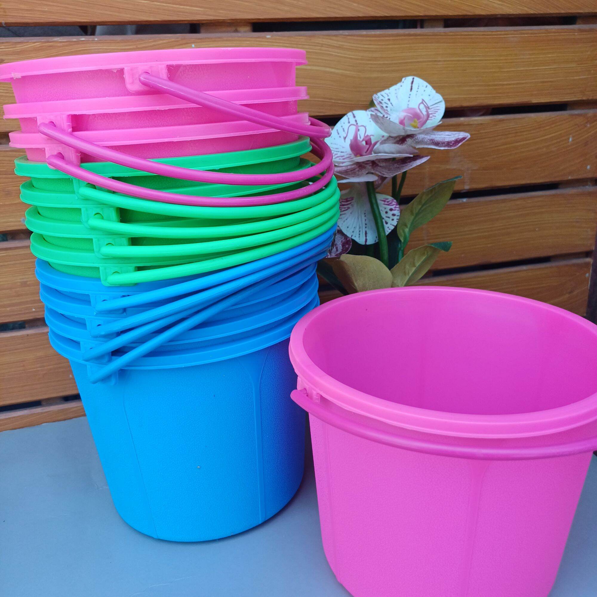 กระป๋องใส่อเนกประสงค์ ใส่น้ำ เล่นสงกรานต์ (ขายยกโหล 12ชิ้น )#สินค้ามีพร้อมส่ง สูง15-16 กว้าง 16-17ซม. ราคา 189 บาท*ส่งฟรี