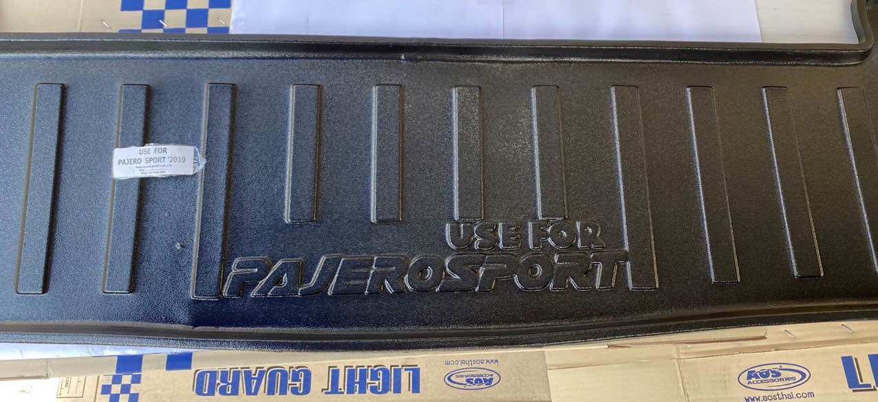 ถาดรองฝาท้ายรถยนต์ สำหรับ Mitsubishi Pajero Sport 2010 พลาสติกหนา กันน้ำ ทำความสะอาดง่าย ( L-M PJR 08-14 ) ราคา 390 บาท*ส่งฟรี