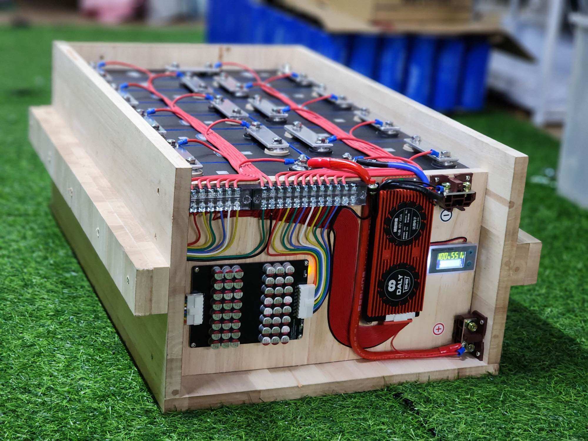 48V 280Ah Catl Battery (New, Never Used) 3.2V 16S Lithium Battery Complete Set Bms Daly 100A Lifepo4 Battery with Active Balance5A 48V 280A Wooden Crate