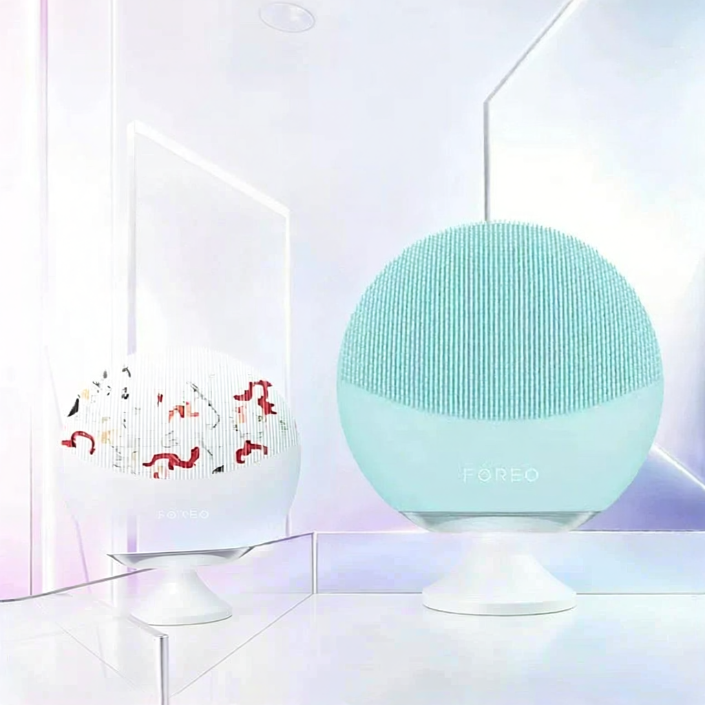 FOREO | Silicone Pore Cleaning Facial Cleansing Device ราคา 7,273 บาท*ส่งฟรี
