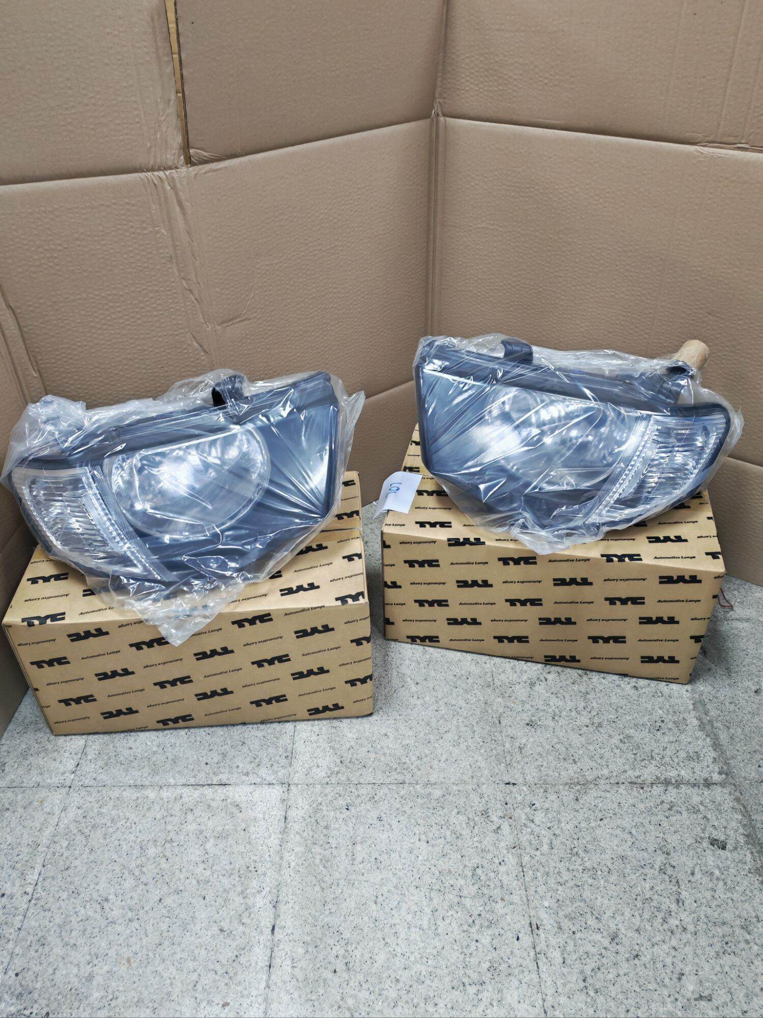 Headlights for Mitsubishi Triton (Triton), White Corner, Model Year 2009-2014 (Genuine Tyc Product) - Price Per Piece - ราคา 885 บาท*ส่งฟรี