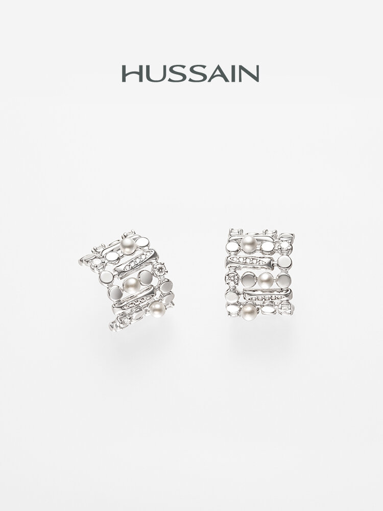 HUSSAIN | Geometric Pattern Lightweight Luxury Freshwater Pearl Earrings ราคา 7,517 บาท*ส่งฟรี