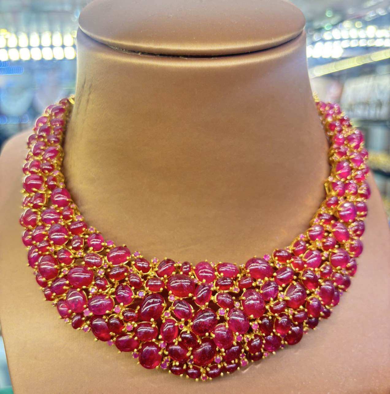 Genuine Ruby Necklace, 92.5 Silver Body, Gold Plated. Product Has Warranty Certificate, Aufu Store. ราคา 69,000 บาท*ส่งฟรี