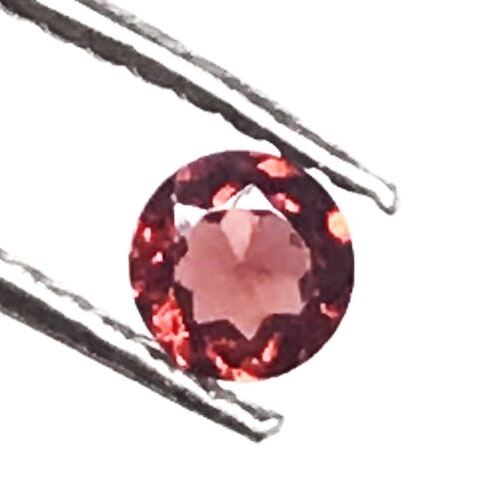 ทรงกลม 3.5 มม. พลอยโกเมนแดงธรรมชาติ 100% ไม่ผ่านการเผา 3.5mm round shape 100% natural red garnet gemstone