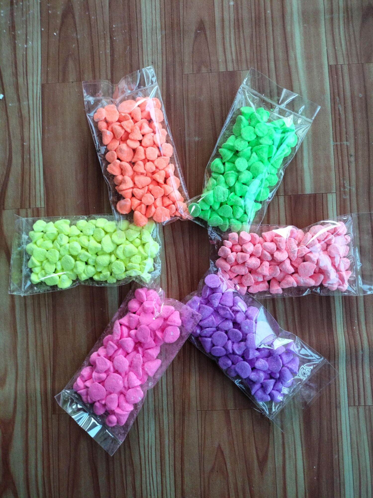ดินสอพองสี แป้งสี แป้งสีสงกรานต์ สีสันต์แห่งเทศกาล ราคา 9 บาท*ส่งฟรี